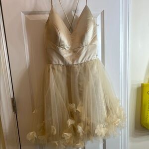 Chic Gold Satin and Tulle Dress with Floral Details